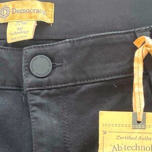 Democracy women’s black trouser size 22W new with tag